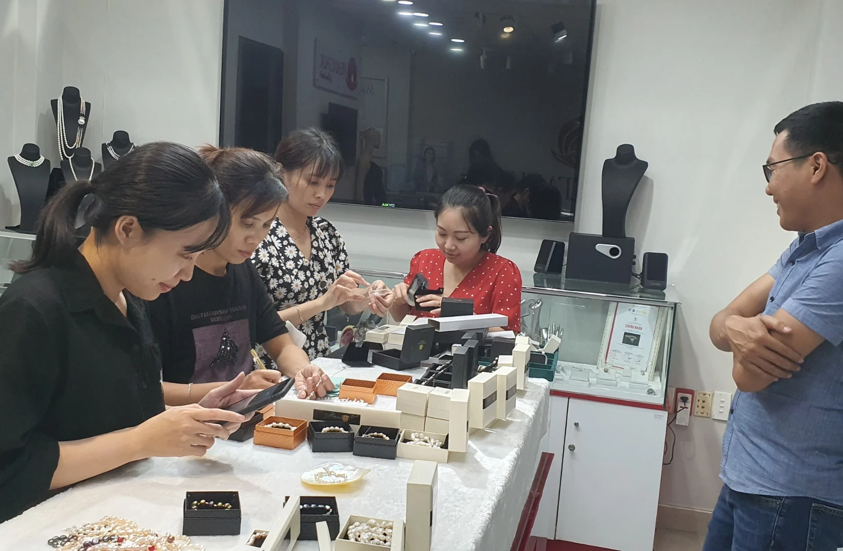 Xem Ảnh Lớn